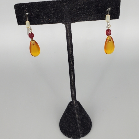 Chinese Beaded Bracelet and Earring Set - Picture 5 of 10